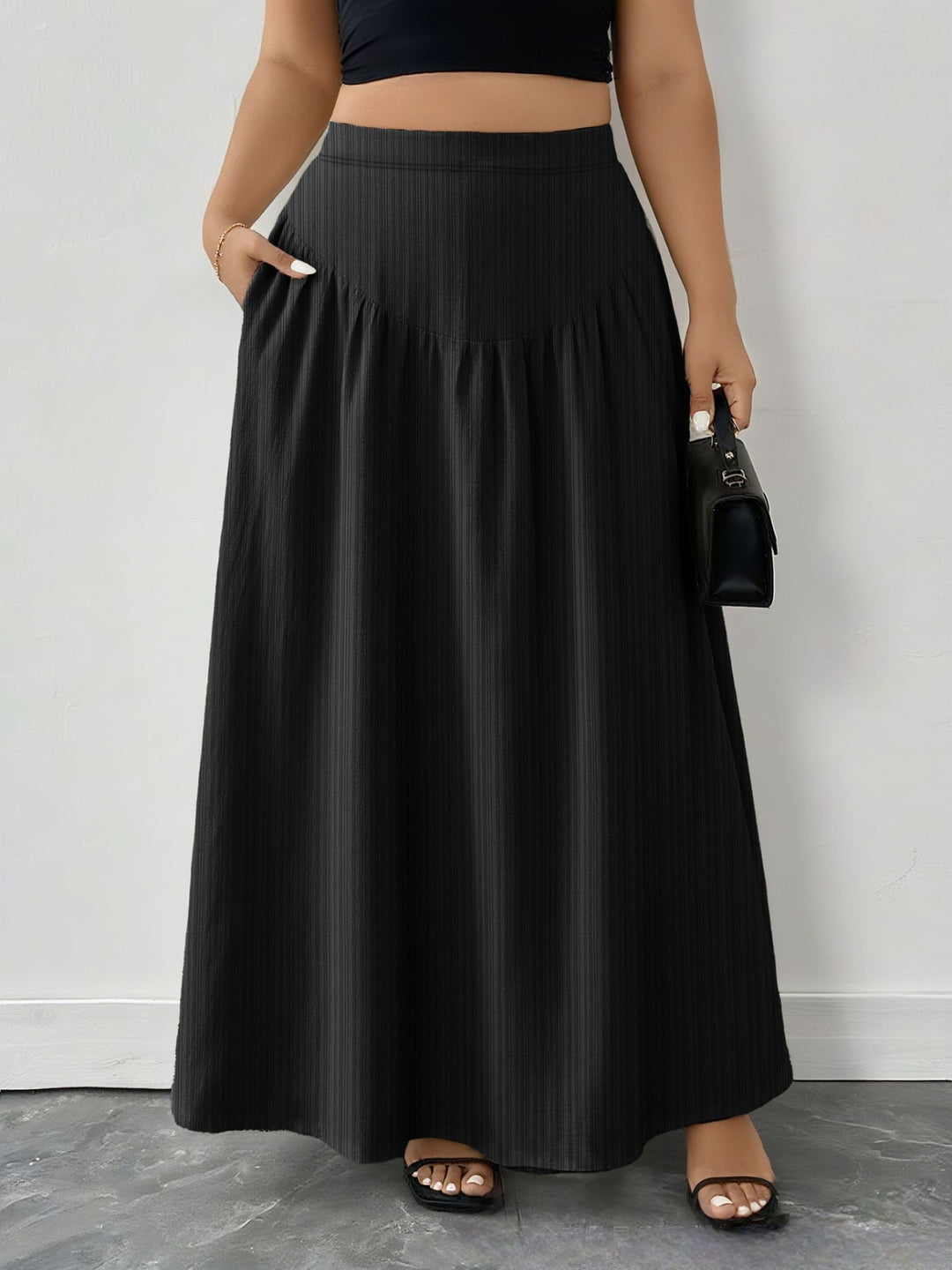 Black Plus size ruched high-rise maxi skirt with pockets