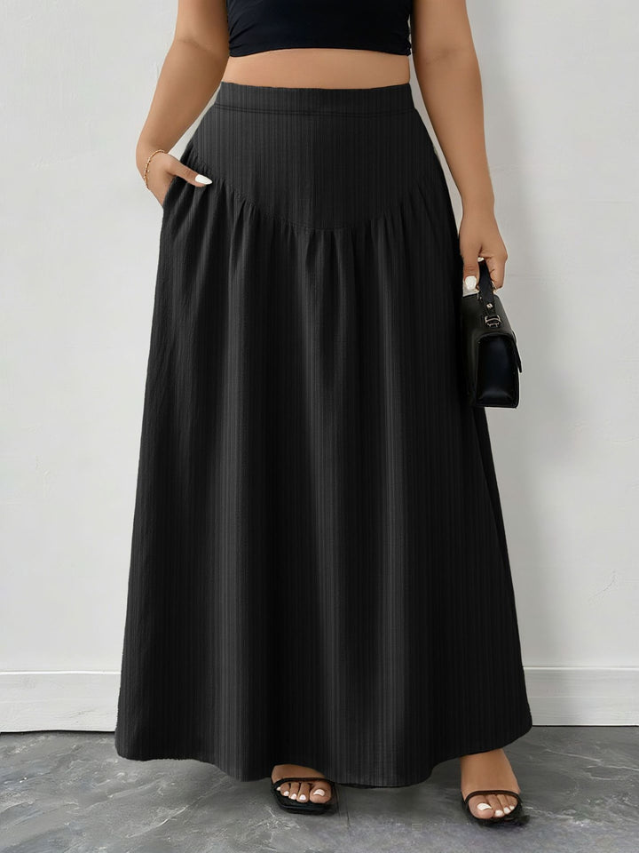 Black Plus size ruched high-rise maxi skirt with pockets