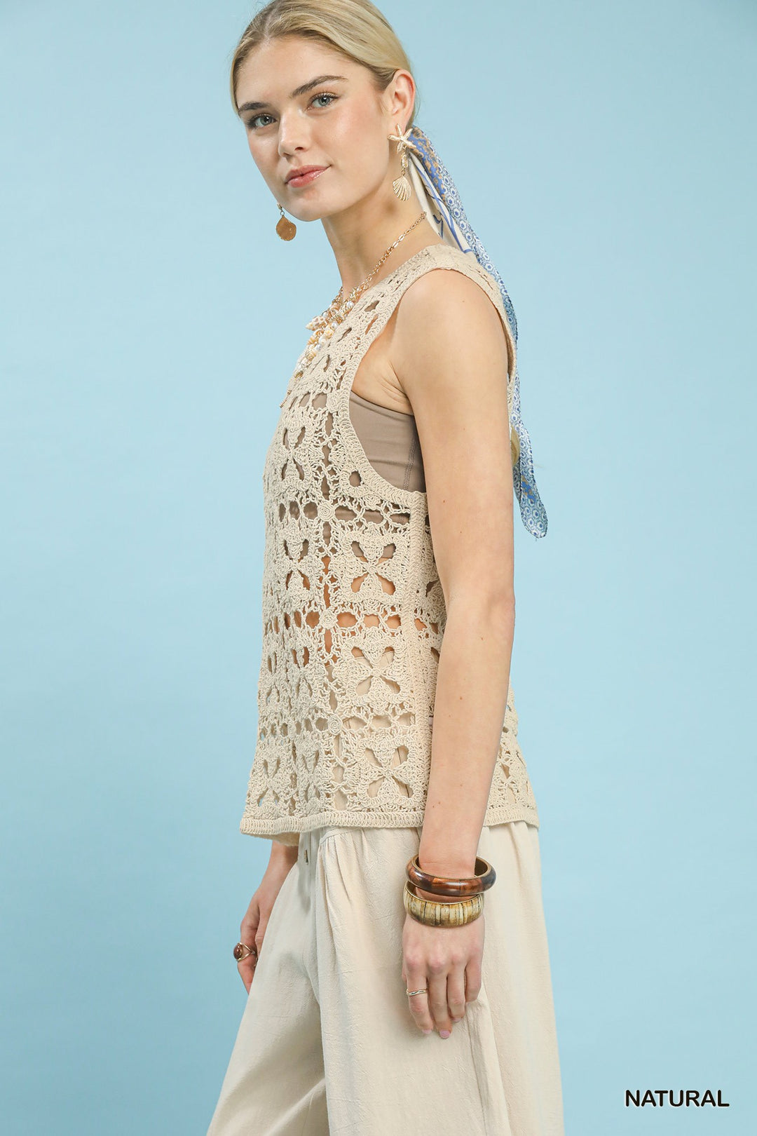 Crochet floral motif sleeveless crew neck tank top