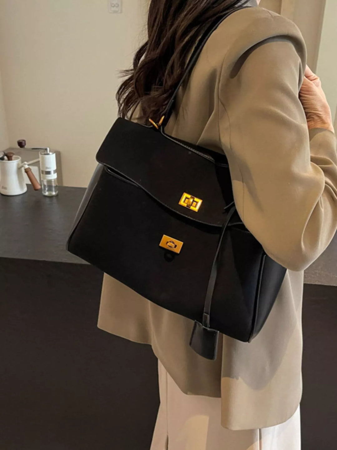 Turn-lock flap satchel bag with detachable shoulder strap