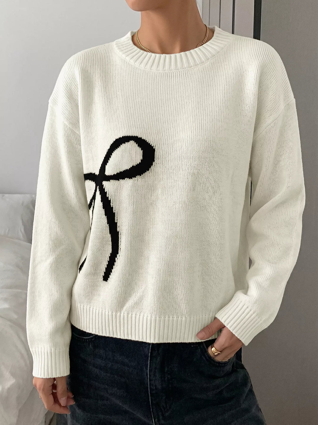 Bow graphic knit crewneck pullover sweater