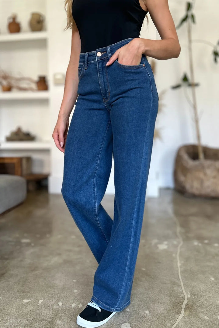 Judy Blue full-size high-rise straight-leg jeans