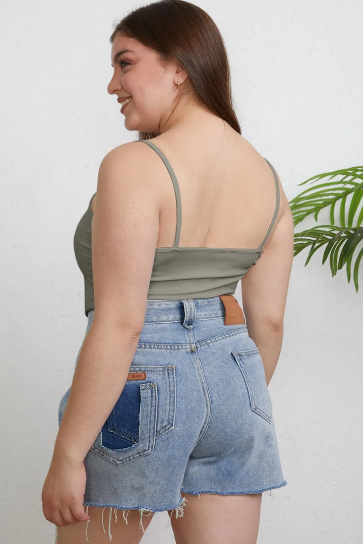 Round neck slim cami tank with spaghetti straps