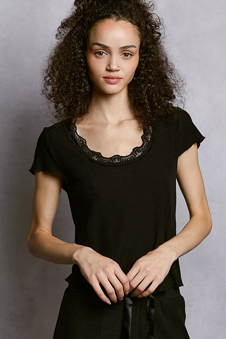 BLACK Ribbed scoop neck crop top with lace trim