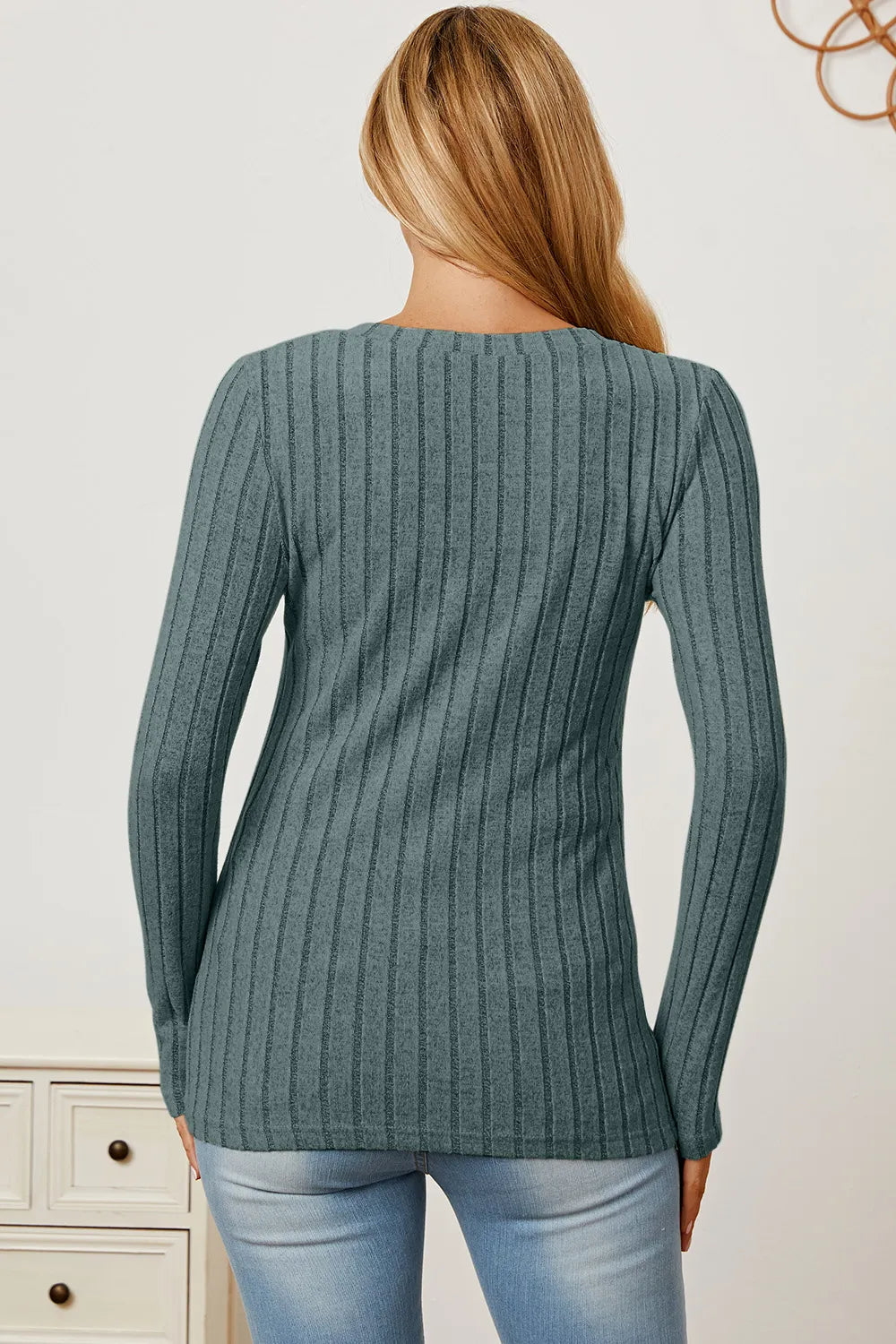 Ribbed v-neck long sleeve knit top