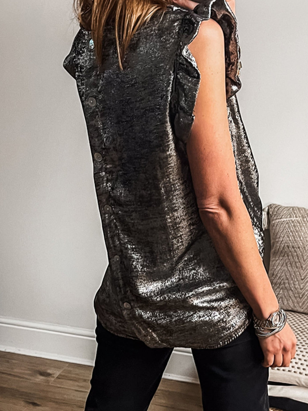 Metallic ruffle cap sleeve round neck top