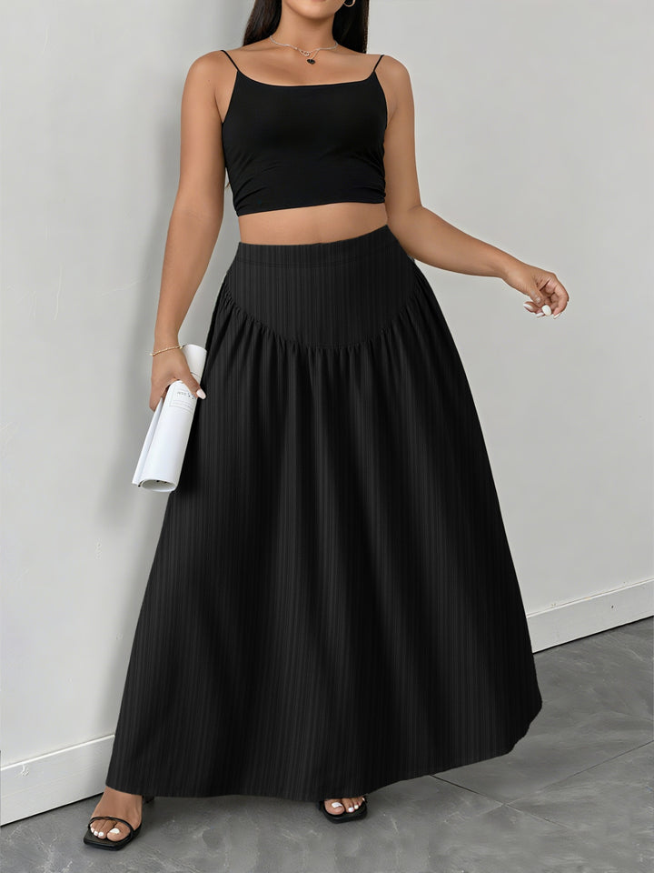 Plus size ruched high-rise maxi skirt with pockets