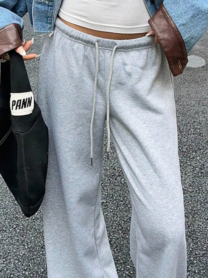 Wide-leg drawstring sweatpants with side pockets