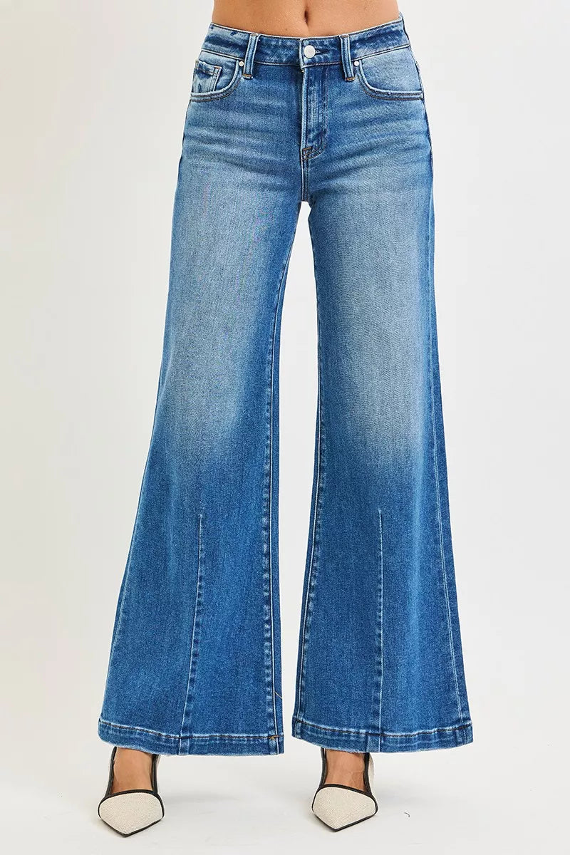MEDIUM Mid-rise wide-leg flare jeans with center seam
