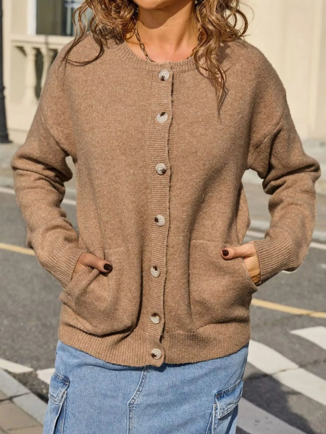 Button-down knit cardigan with front pockets and ribbed trim