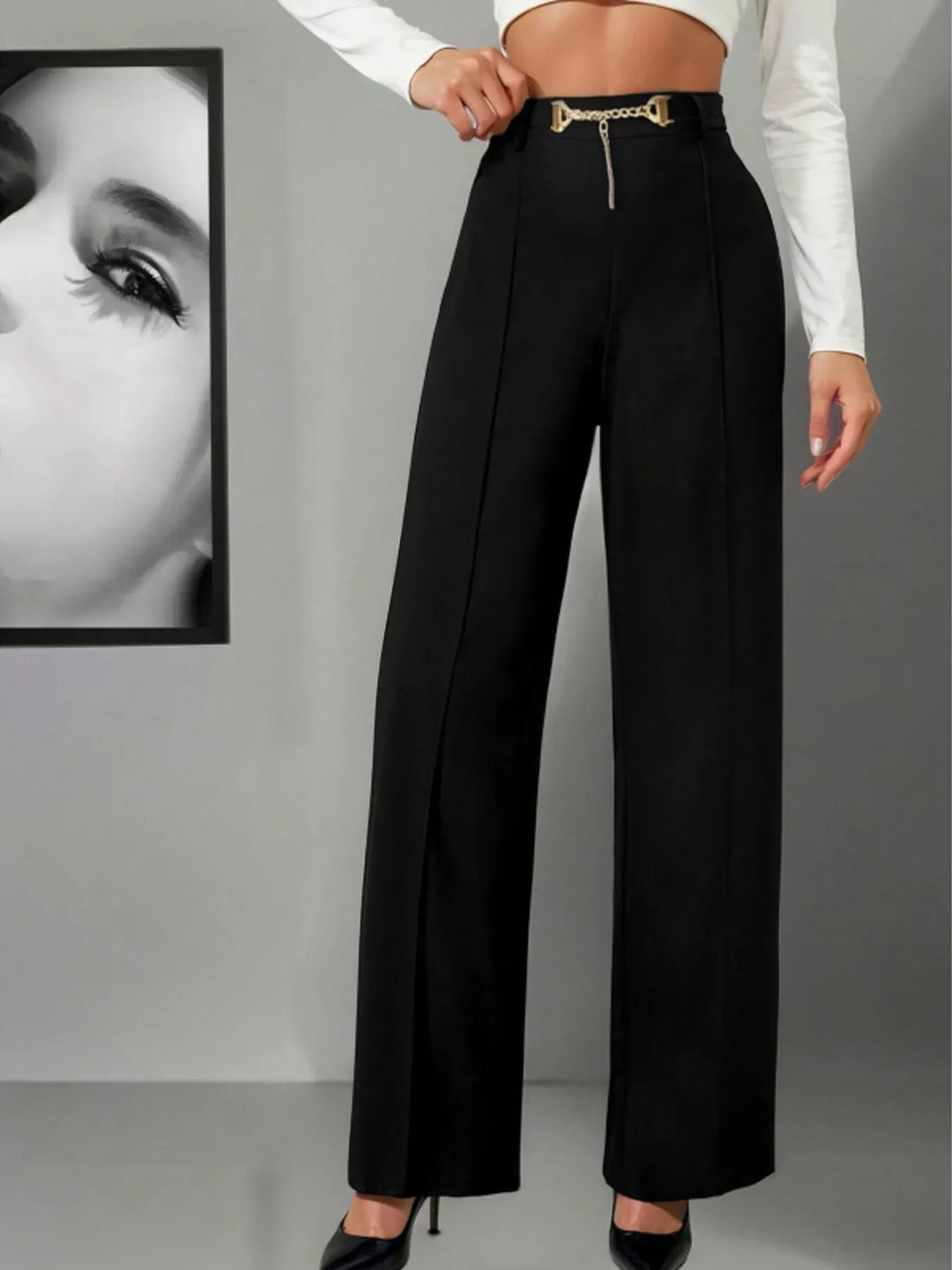 High-waisted wide-leg trousers with side pockets