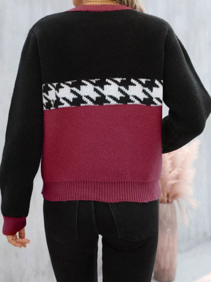 Color block houndstooth crew neck sweater