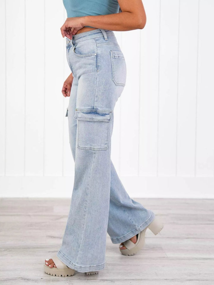 High-rise wide-leg cargo jeans with flap pockets