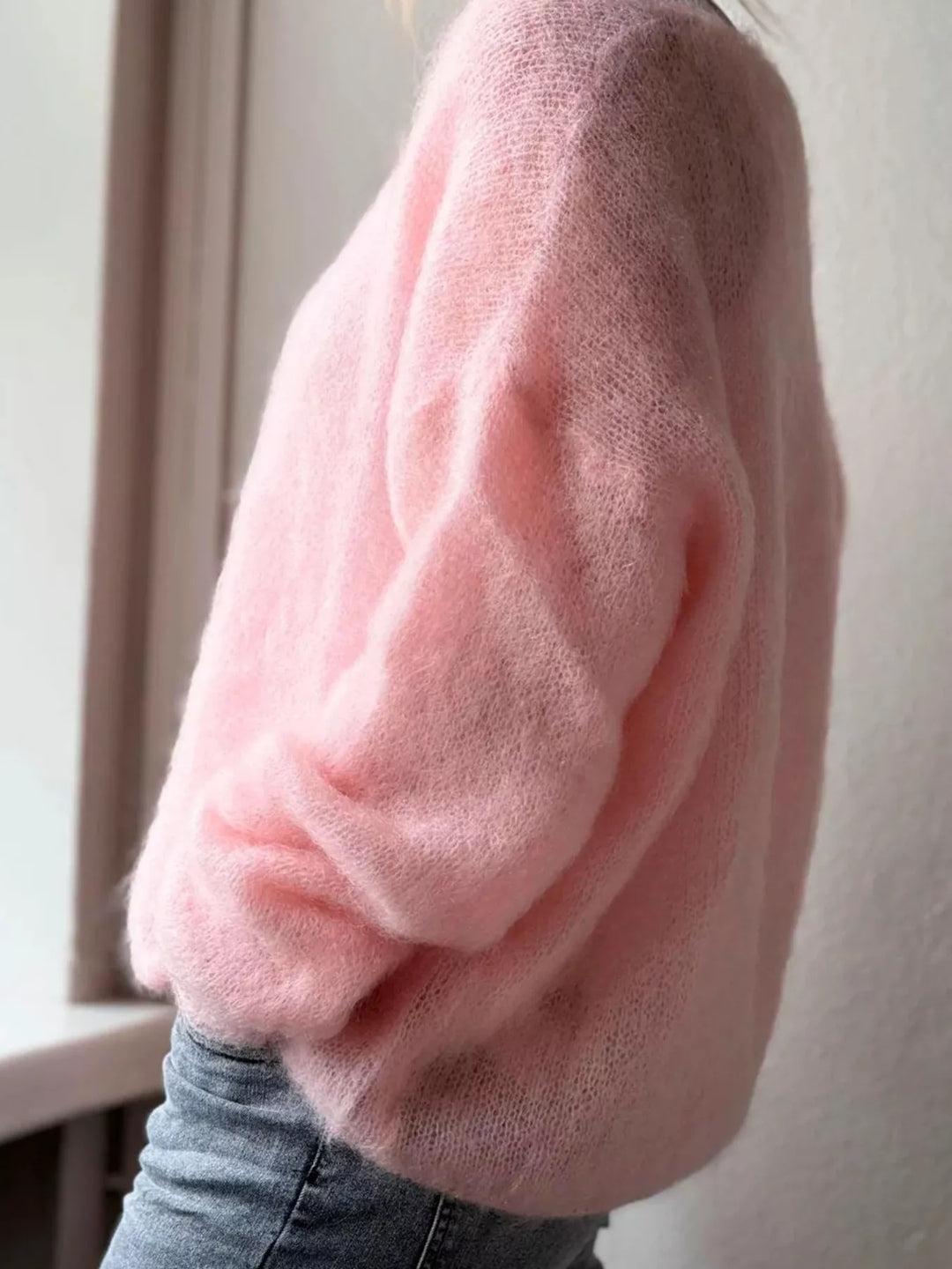 Fluffy brushed knit V-neck sweater with long sleeves