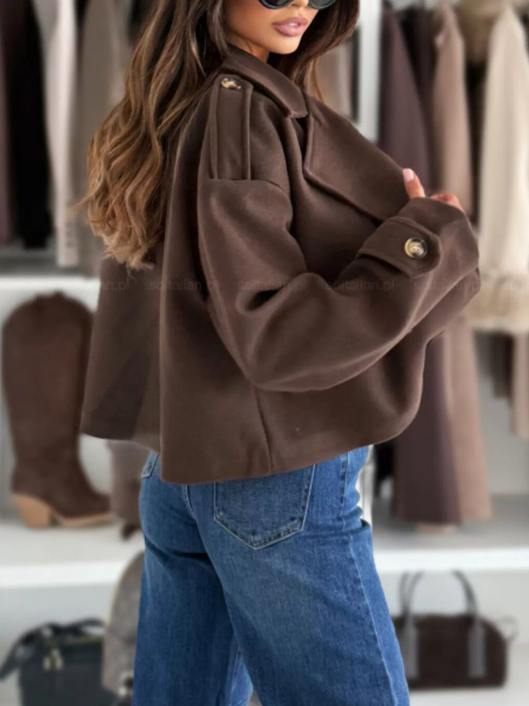 Double-breasted cropped coat with notch lapels and button cuffs