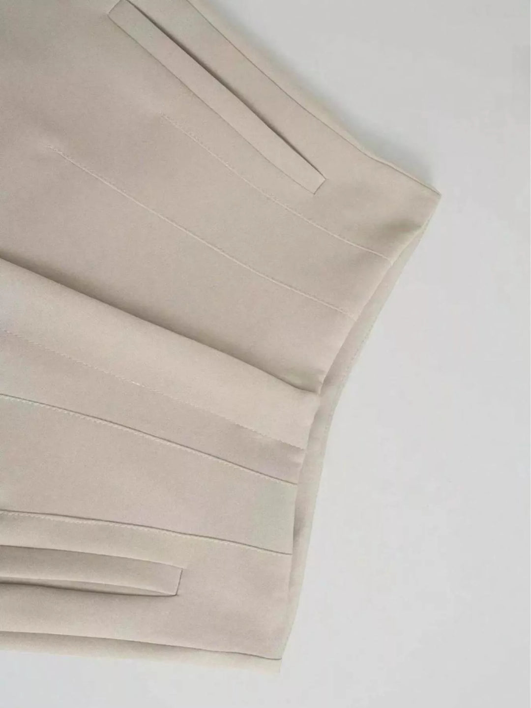 High-waisted pintuck straight-leg ankle pants
