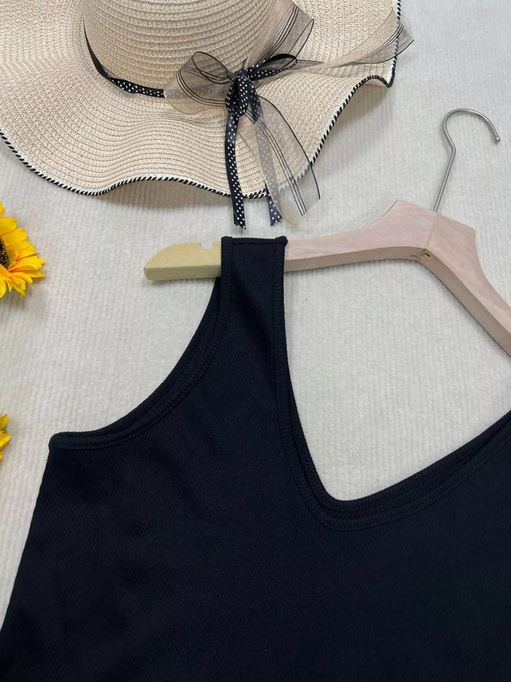 Ribbed knit V-neck slim-fit tank top