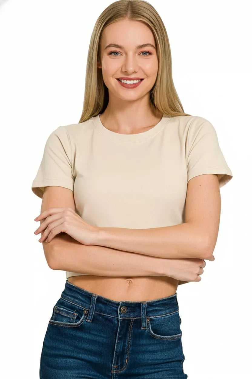 Short sleeve cotton crop top with round neck