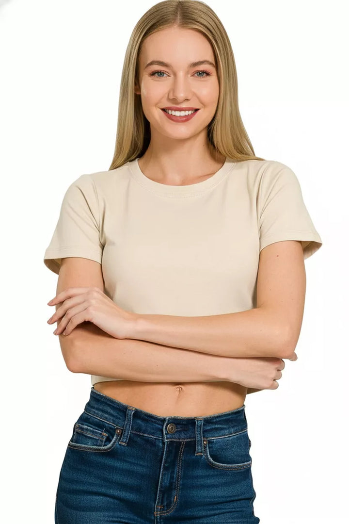 Short sleeve cotton crop top with round neck