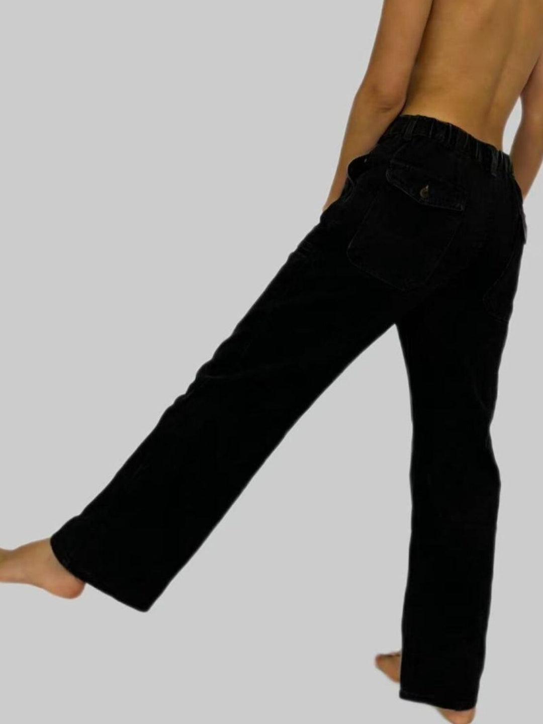 Wide leg jeans with contrast topstitching and patch pockets
