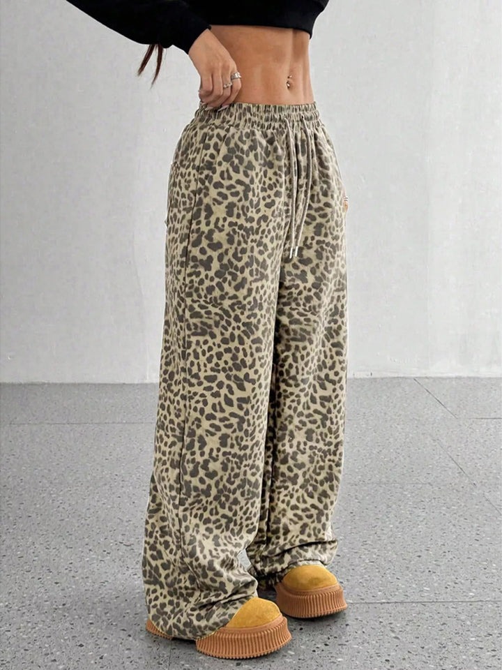 High-rise elastic waist wide leg pants with label patch