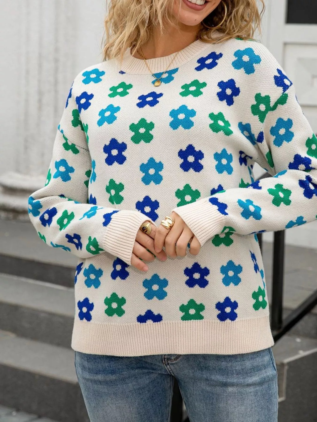 Retro daisy floral crew neck knit sweater
