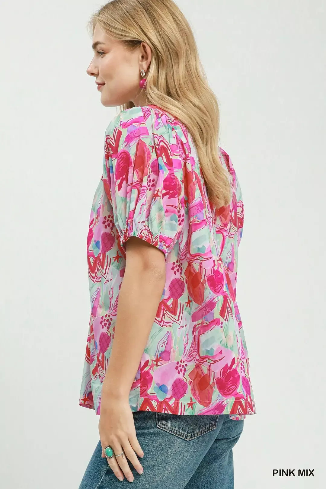 Abstract print puff sleeve top with ruched yoke