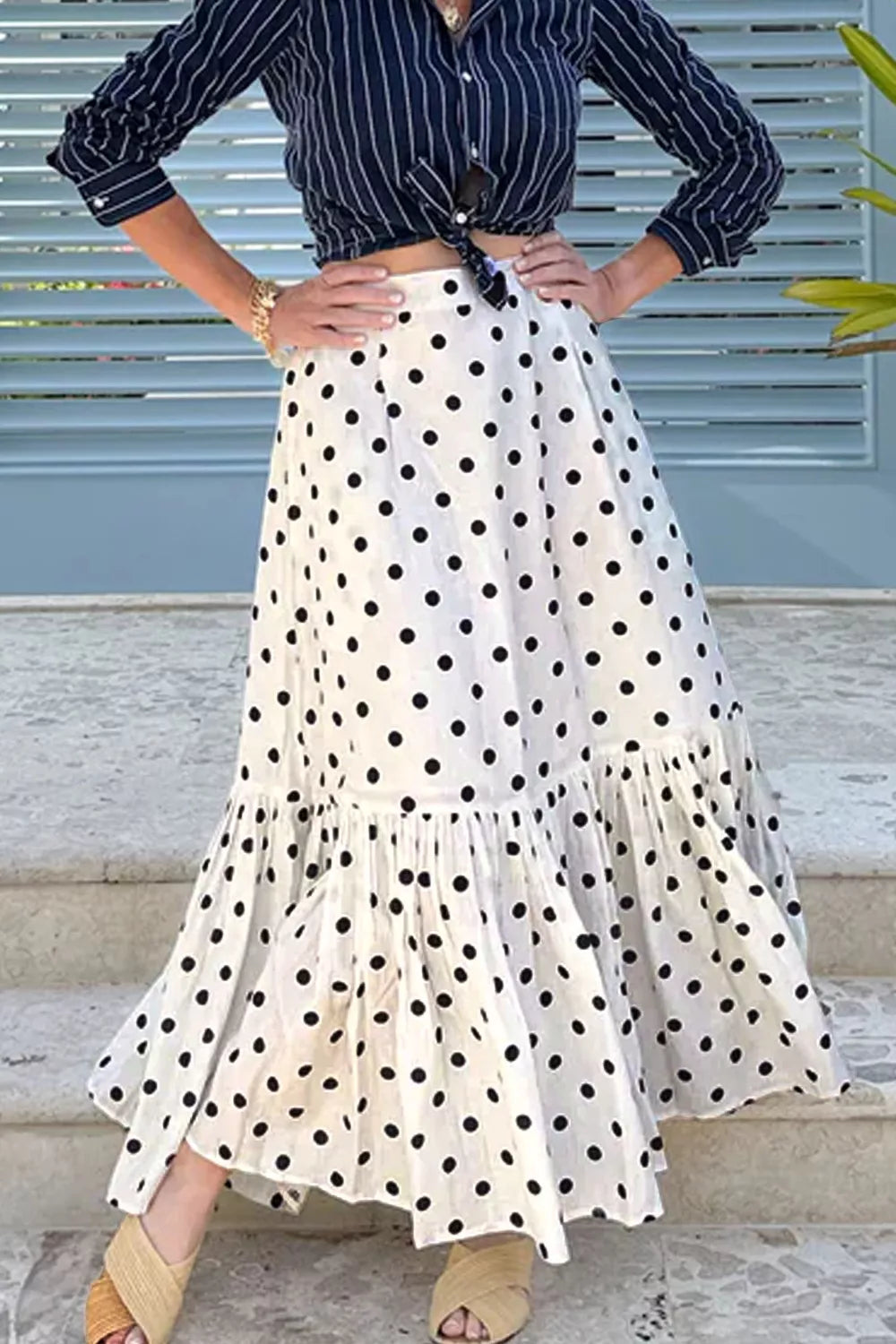 Polka dot ruffled maxi skirt with side slit and pockets