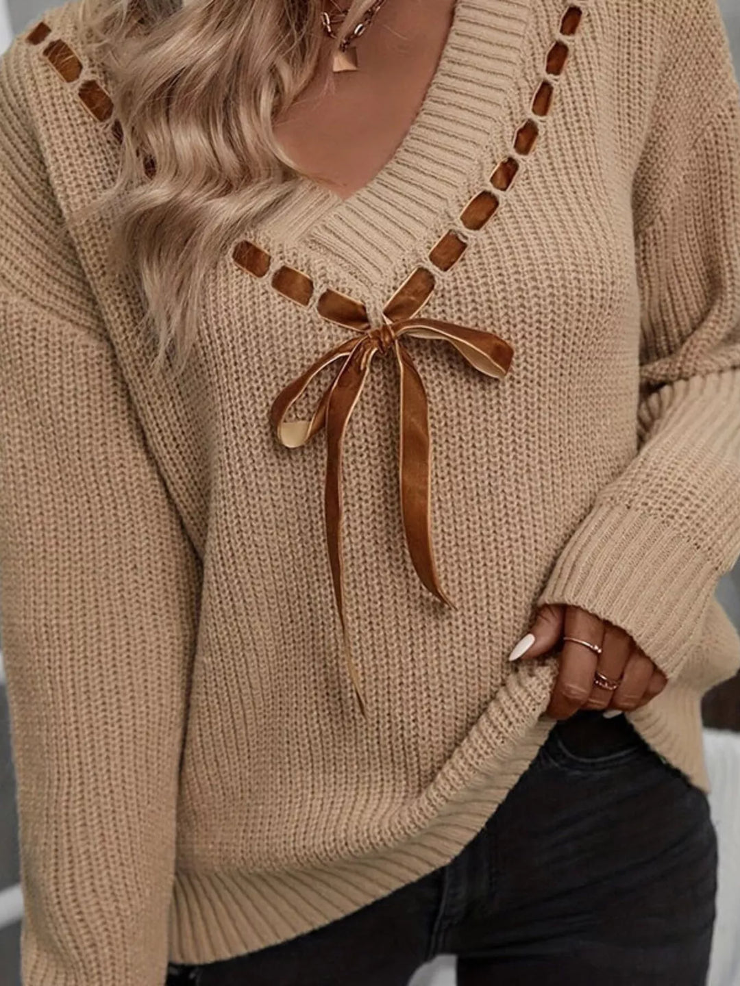 Ribbon tie V-neck ribbed knit pullover sweater