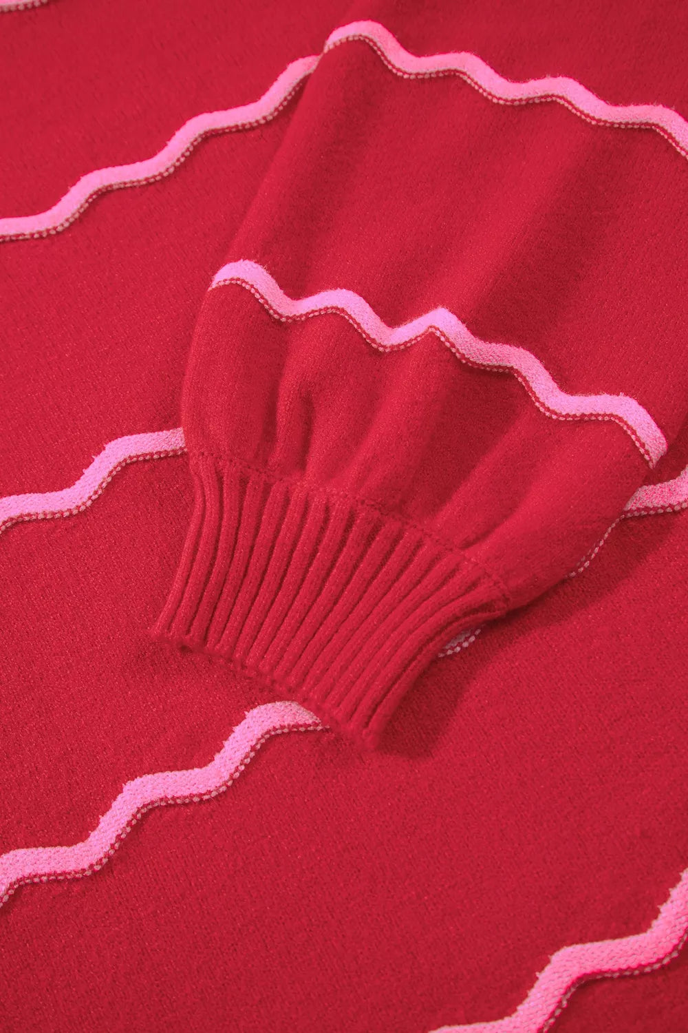 Wavy contrast stripe crew neck knit pullover sweater