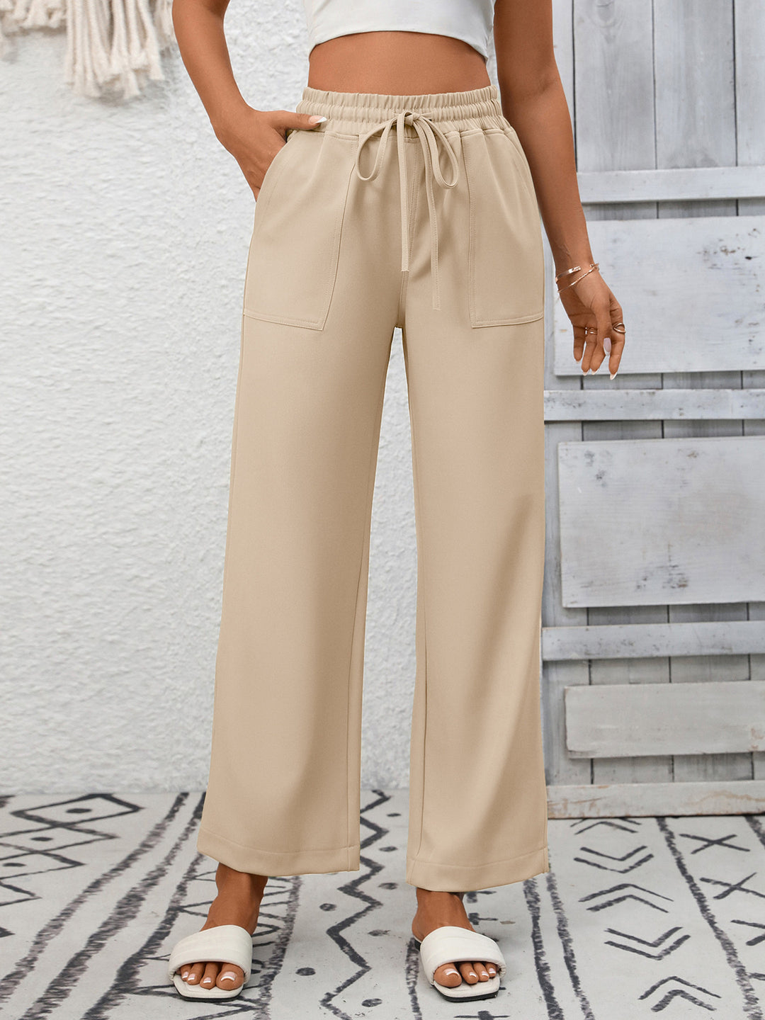 Drawstring wide leg pants with patch pockets