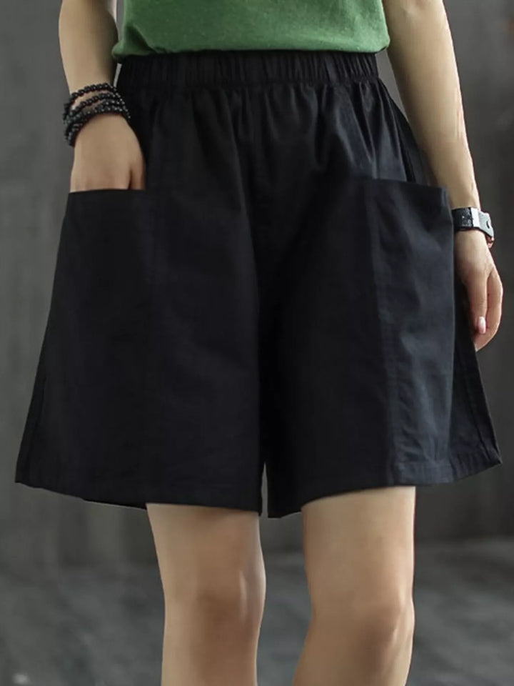 Wide-leg elastic waist shorts with patch pockets
