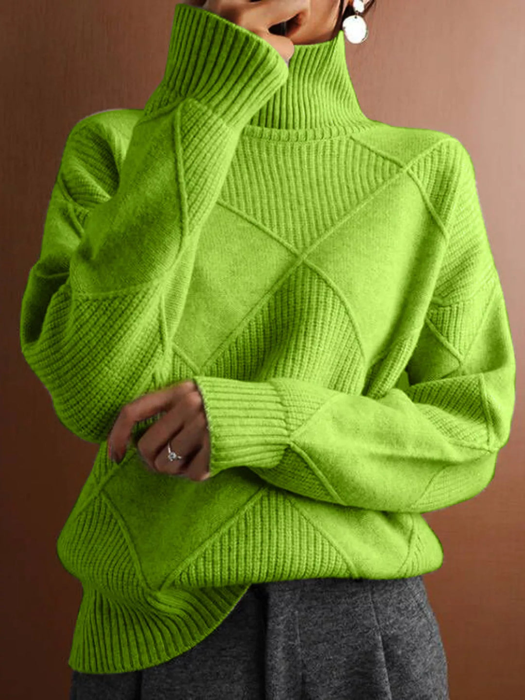 Green Textured argyle knit turtleneck sweater with ribbed cuffs