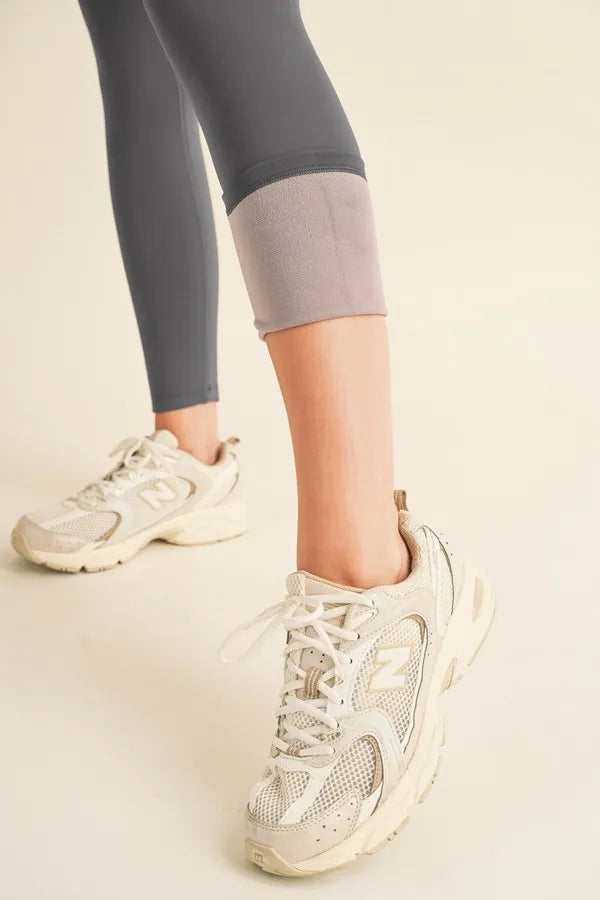 Fleece-lined high-waisted leggings with wide waistband