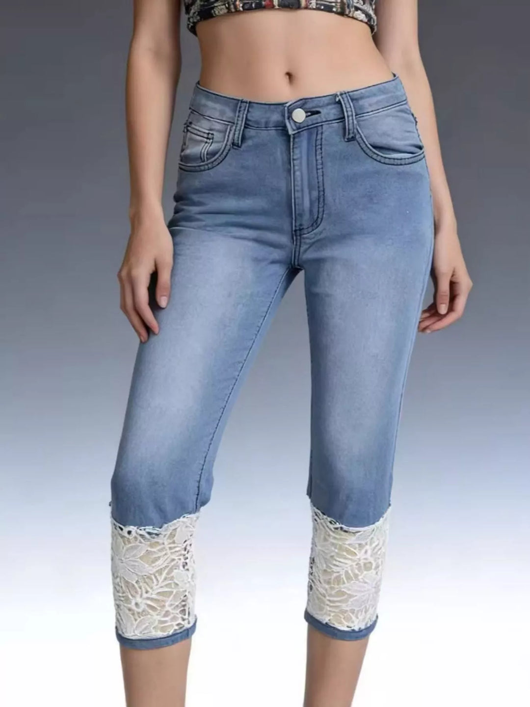 Lace-trim capri jeans with slim mid-rise stretch fit