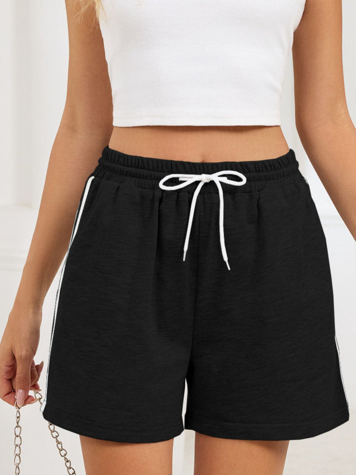 Side-stripe drawstring lounge shorts with pockets