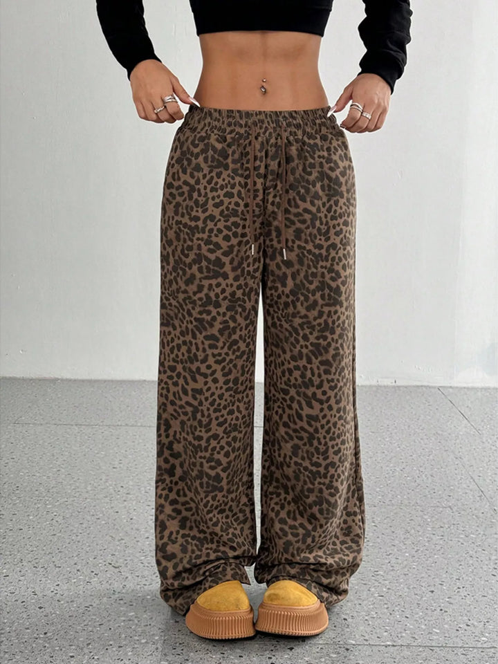 High-rise elastic waist wide leg pants with label patch