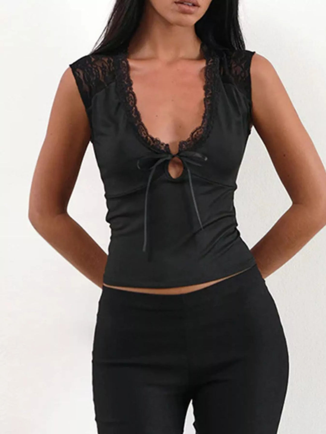 Lace trim V-neck tank top with front tie bow
