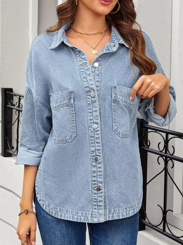Loose-fit denim jacket with flap pockets and button front