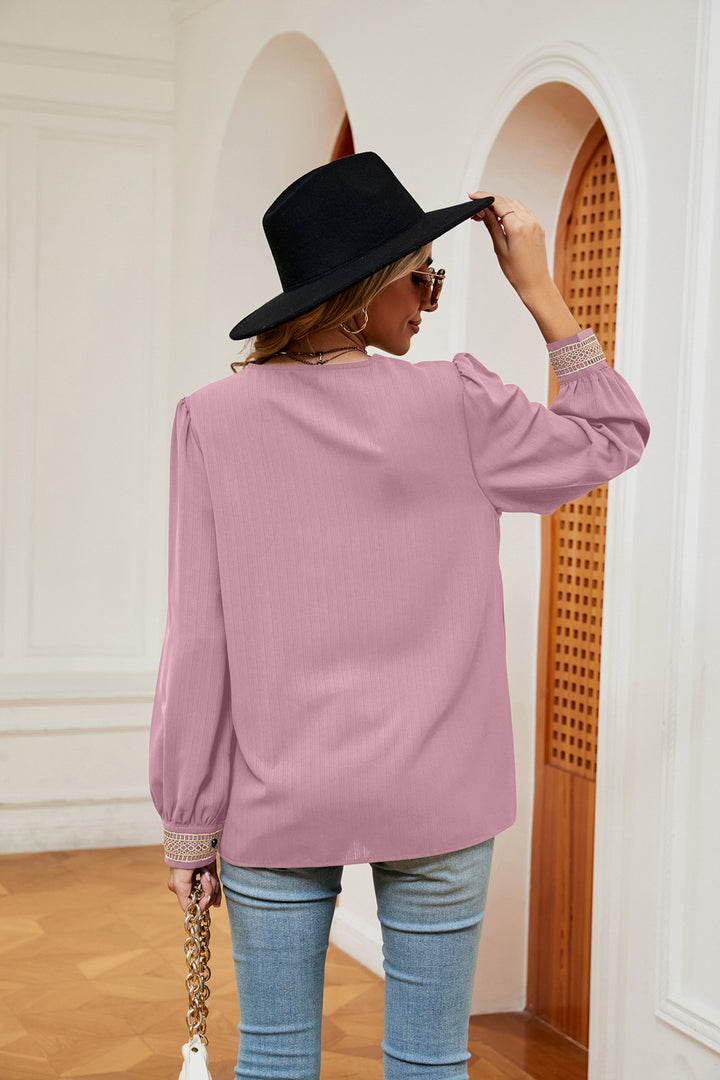Contrast crochet trim V-neck puff sleeve blouse