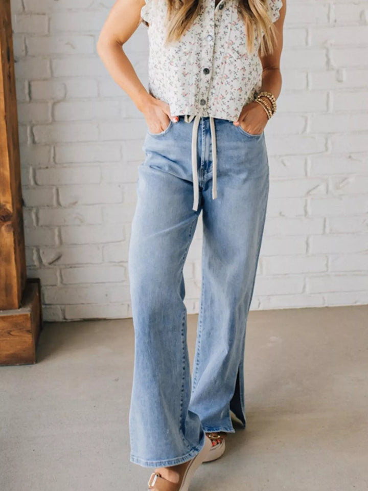 Drawstring wide-leg jeans with side slit hem