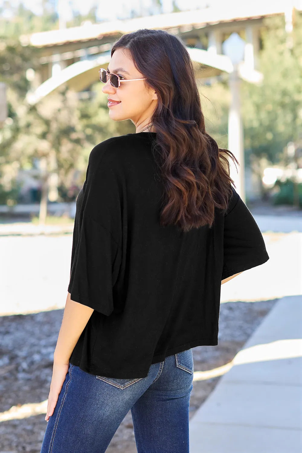Drop-shoulder boxy round neck short sleeve tee