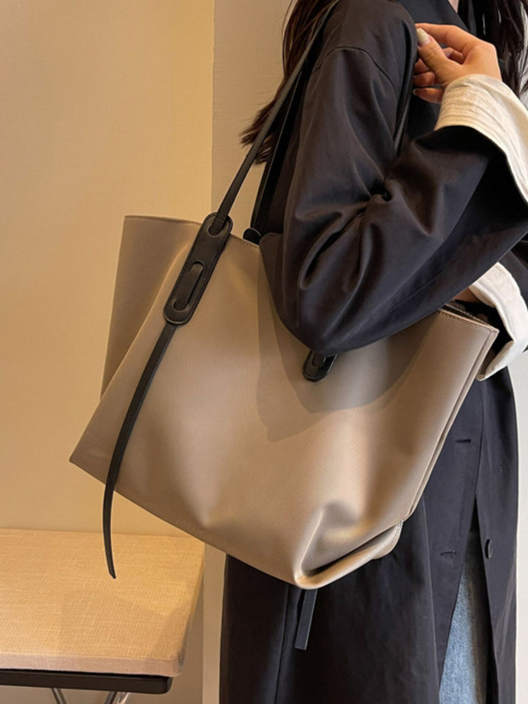 Large capacity nylon shoulder tote bag with contrast straps