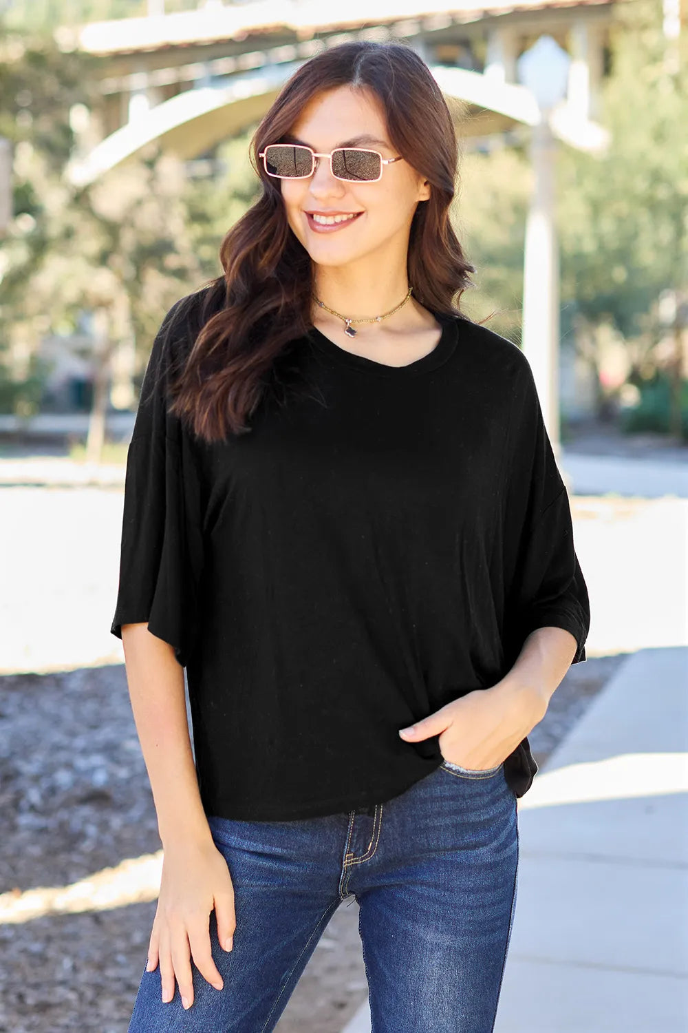 Black Drop-shoulder boxy round neck short sleeve tee