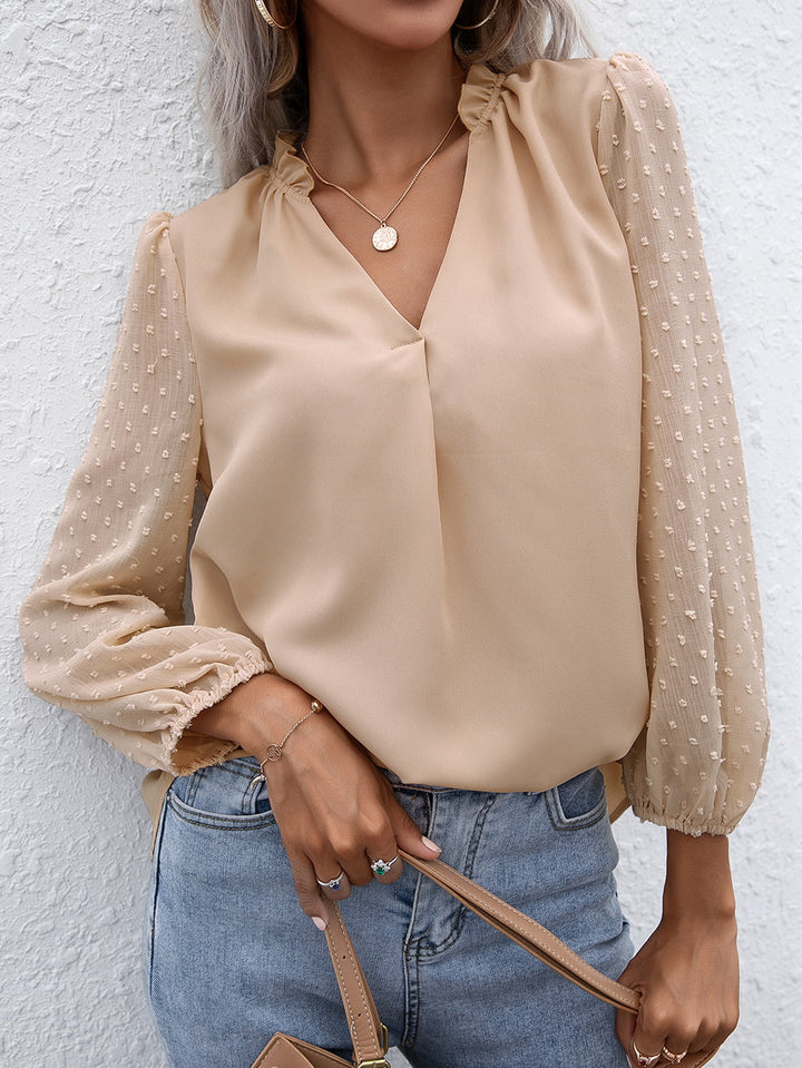 Swiss dot frill V-neck puff sleeve blouse