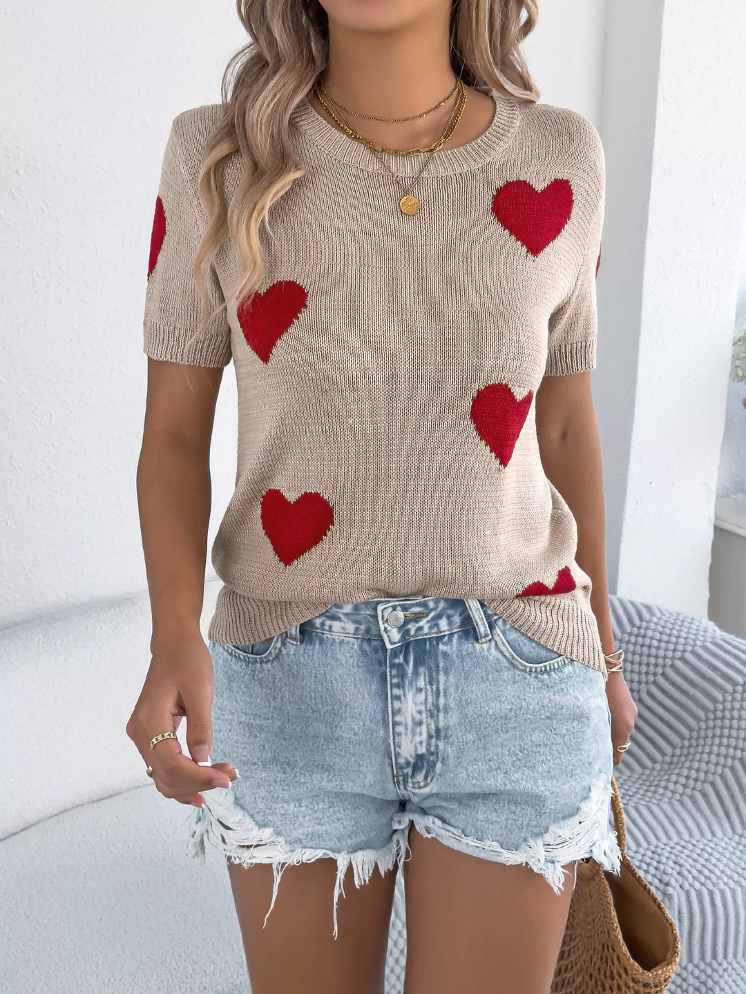 Heart pattern short sleeve knit sweater with round neck