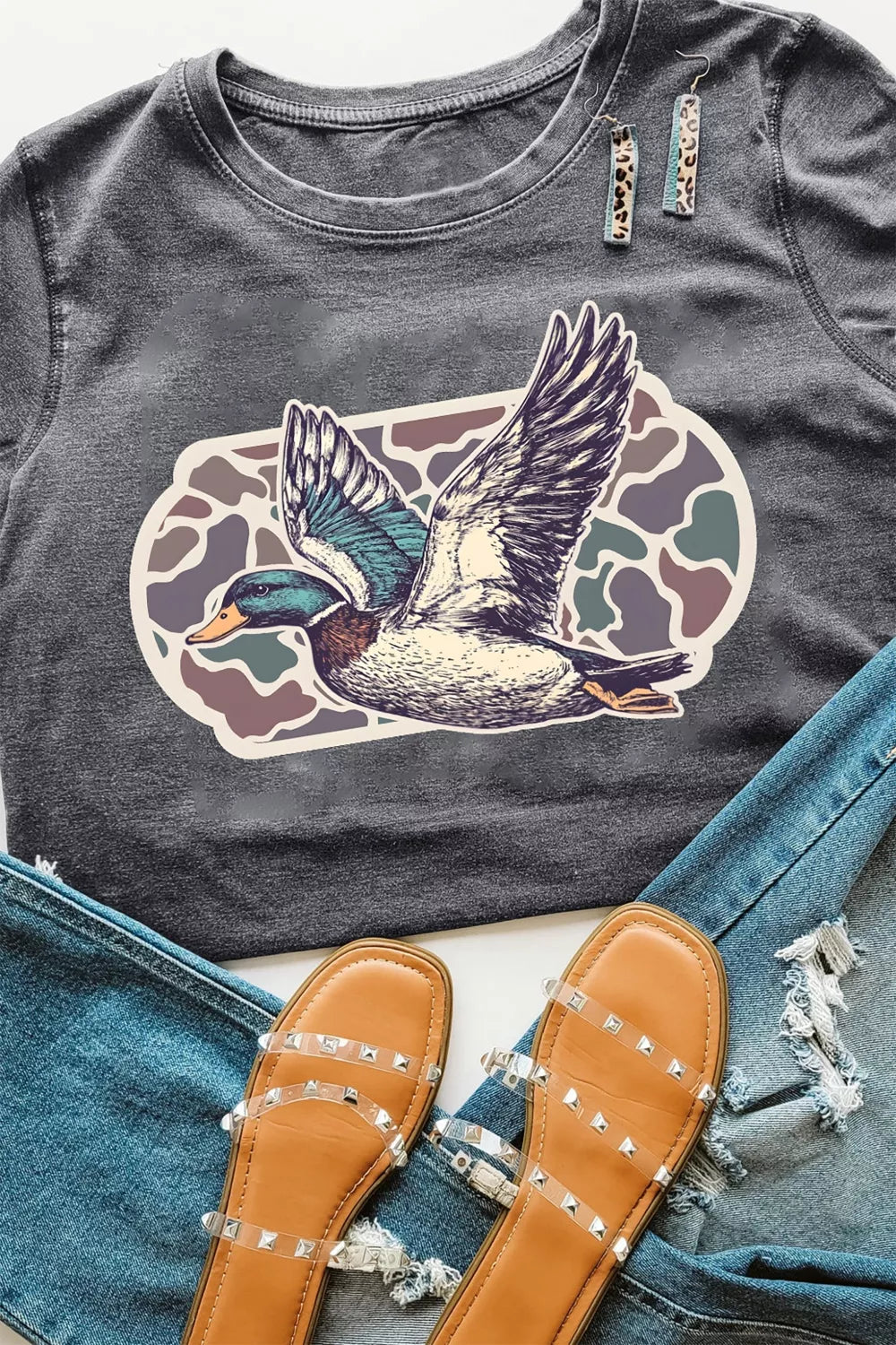 Flying mallard duck camo graphic short sleeve tee
