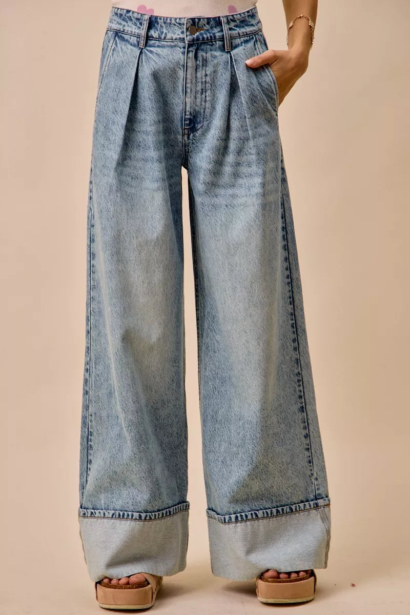 Mid-rise pleated wide leg jeans with cuffed hem