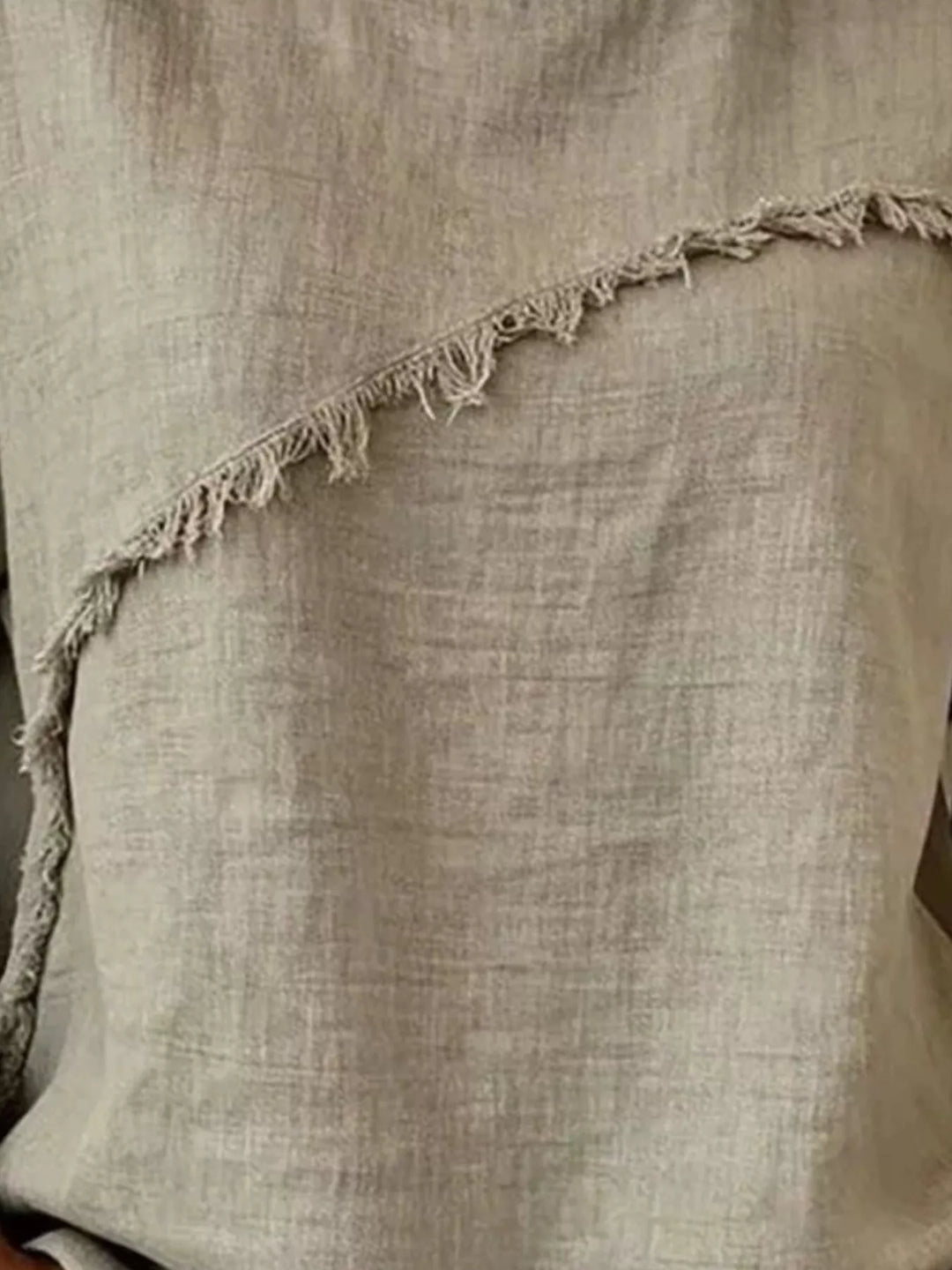 Frayed trim crew neck relaxed short sleeve top
