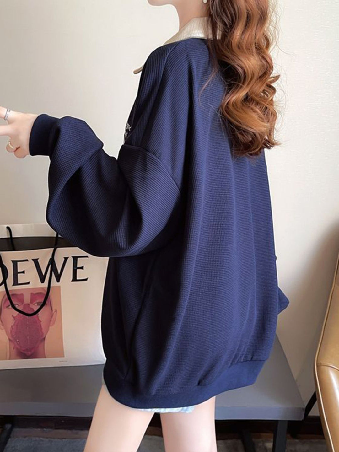 Contrast collar waffle-knit polo sweatshirt with drop shoulders